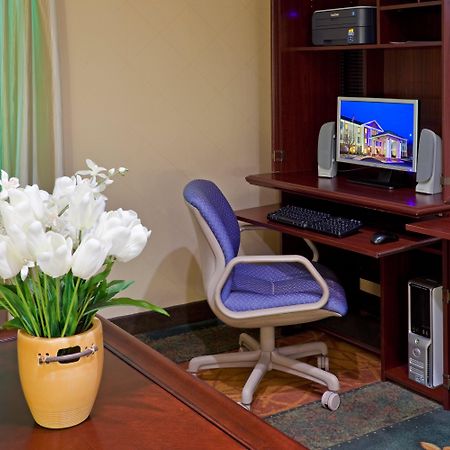 Holiday Inn Express & Suites Carneys Point - Pennsville By Ihg Buitenkant foto