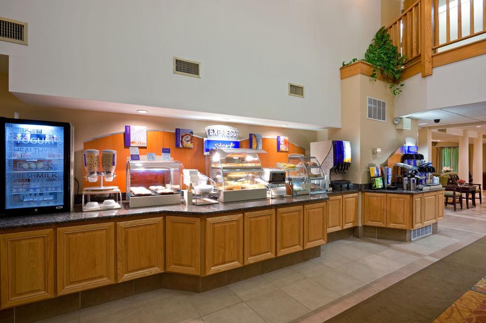 Holiday Inn Express & Suites Carneys Point - Pennsville By Ihg Buitenkant foto