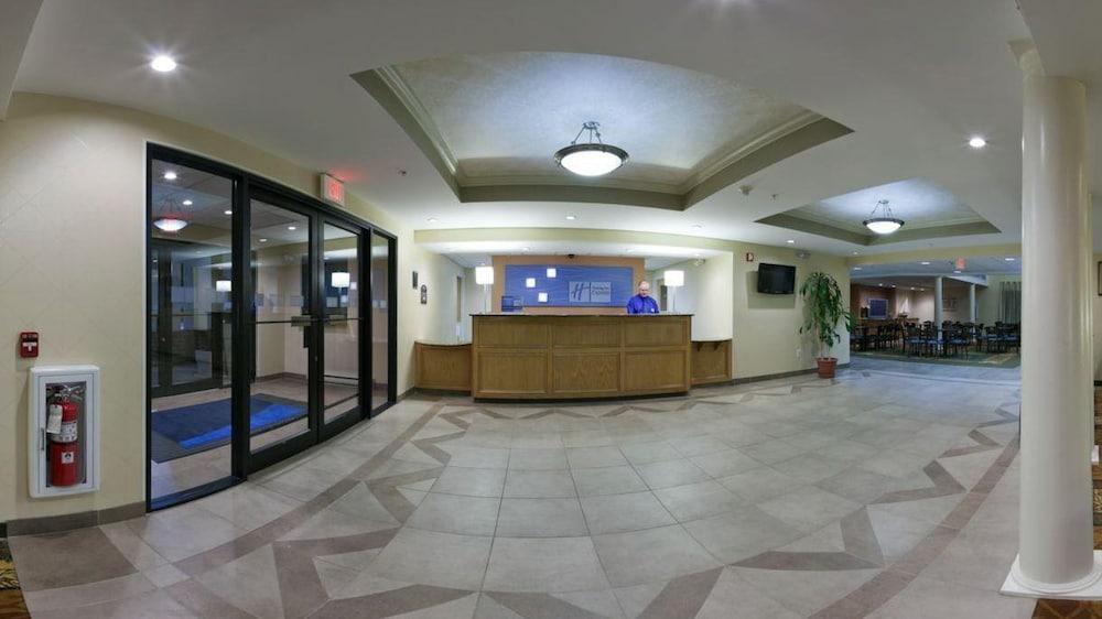 Holiday Inn Express & Suites Carneys Point - Pennsville By Ihg Buitenkant foto