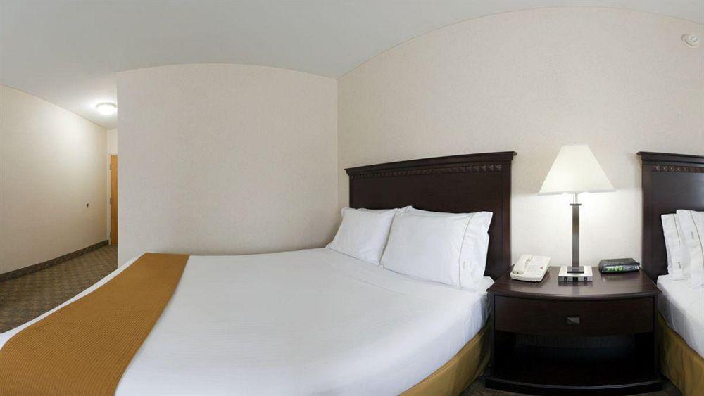 Holiday Inn Express & Suites Carneys Point - Pennsville By Ihg Buitenkant foto