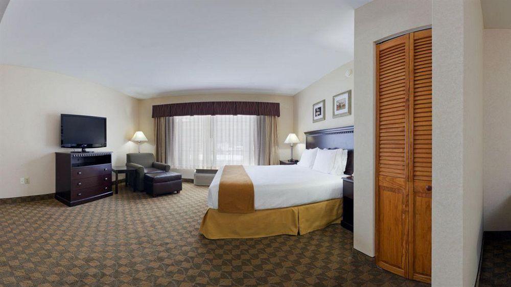 Holiday Inn Express & Suites Carneys Point - Pennsville By Ihg Buitenkant foto
