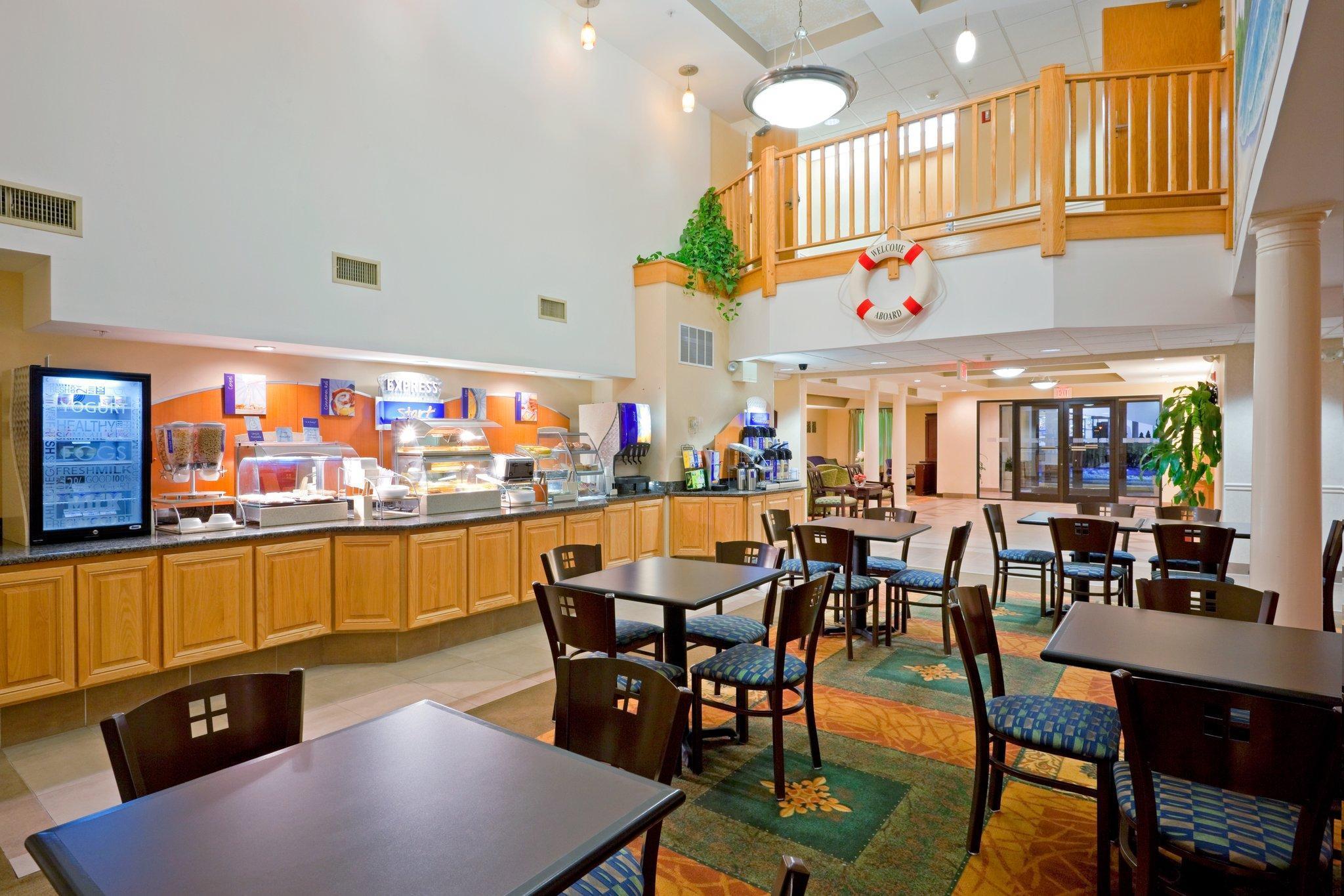 Holiday Inn Express & Suites Carneys Point - Pennsville By Ihg Buitenkant foto