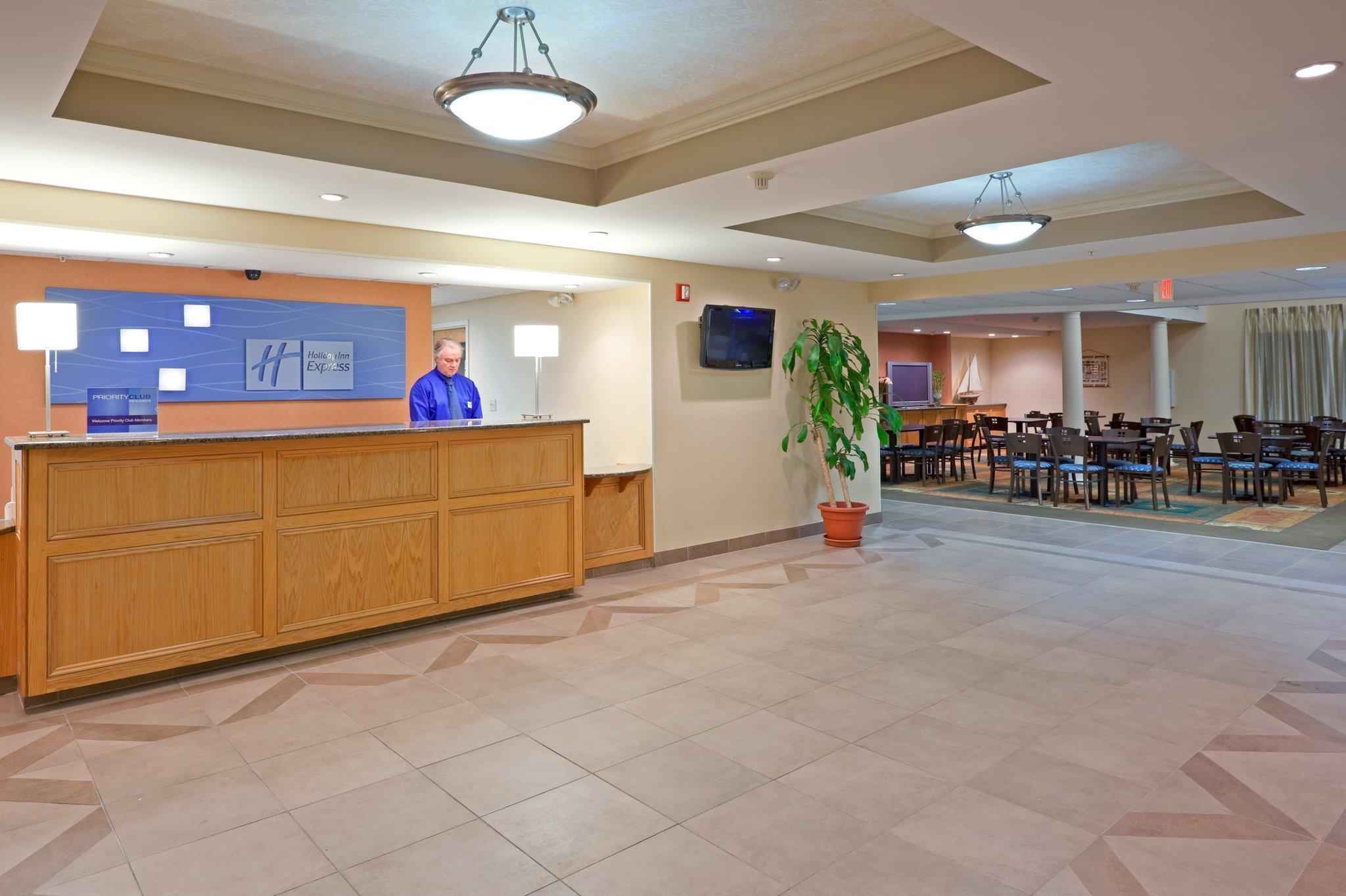 Holiday Inn Express & Suites Carneys Point - Pennsville By Ihg Buitenkant foto