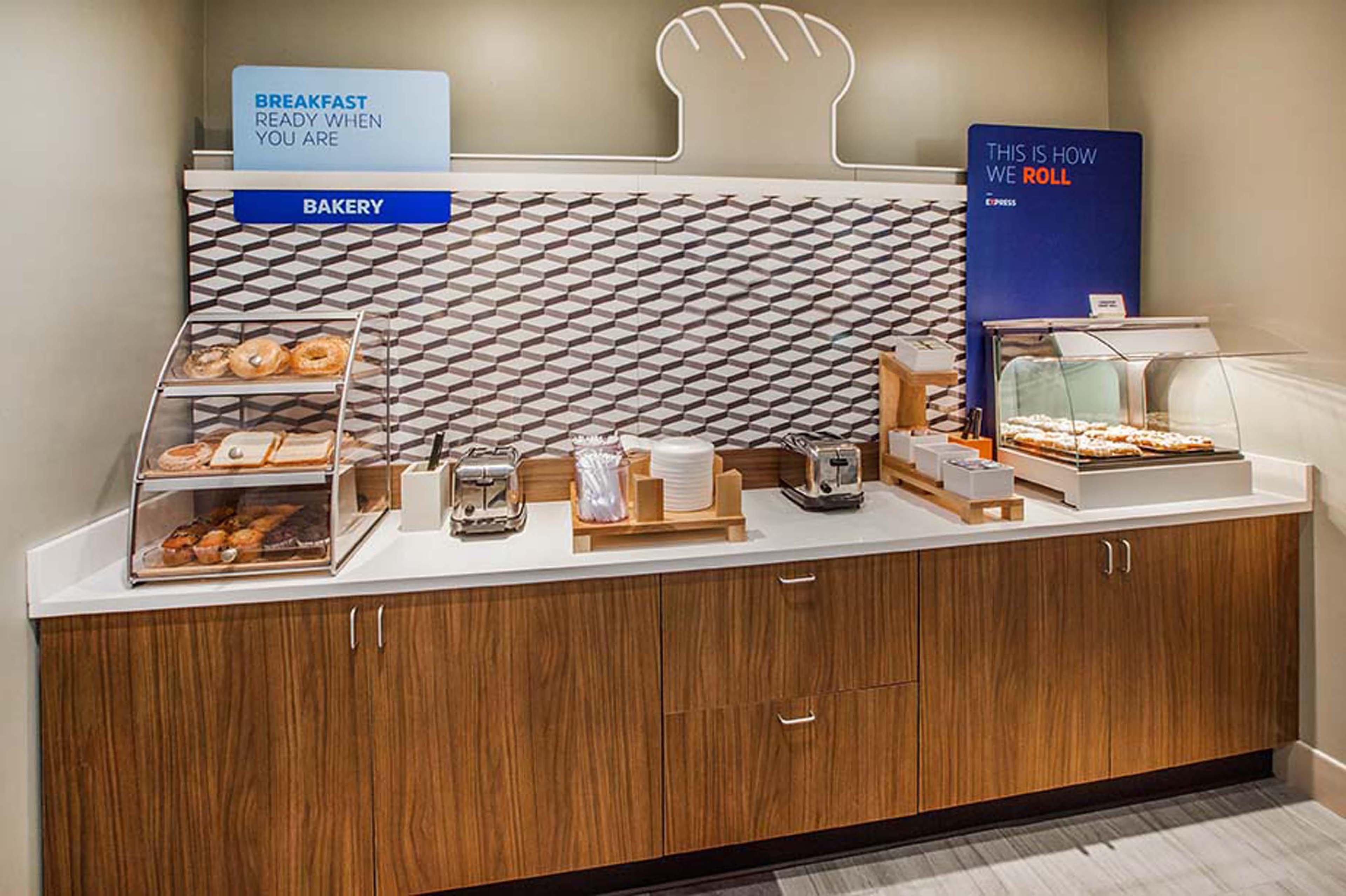 Holiday Inn Express & Suites Carneys Point - Pennsville By Ihg Buitenkant foto