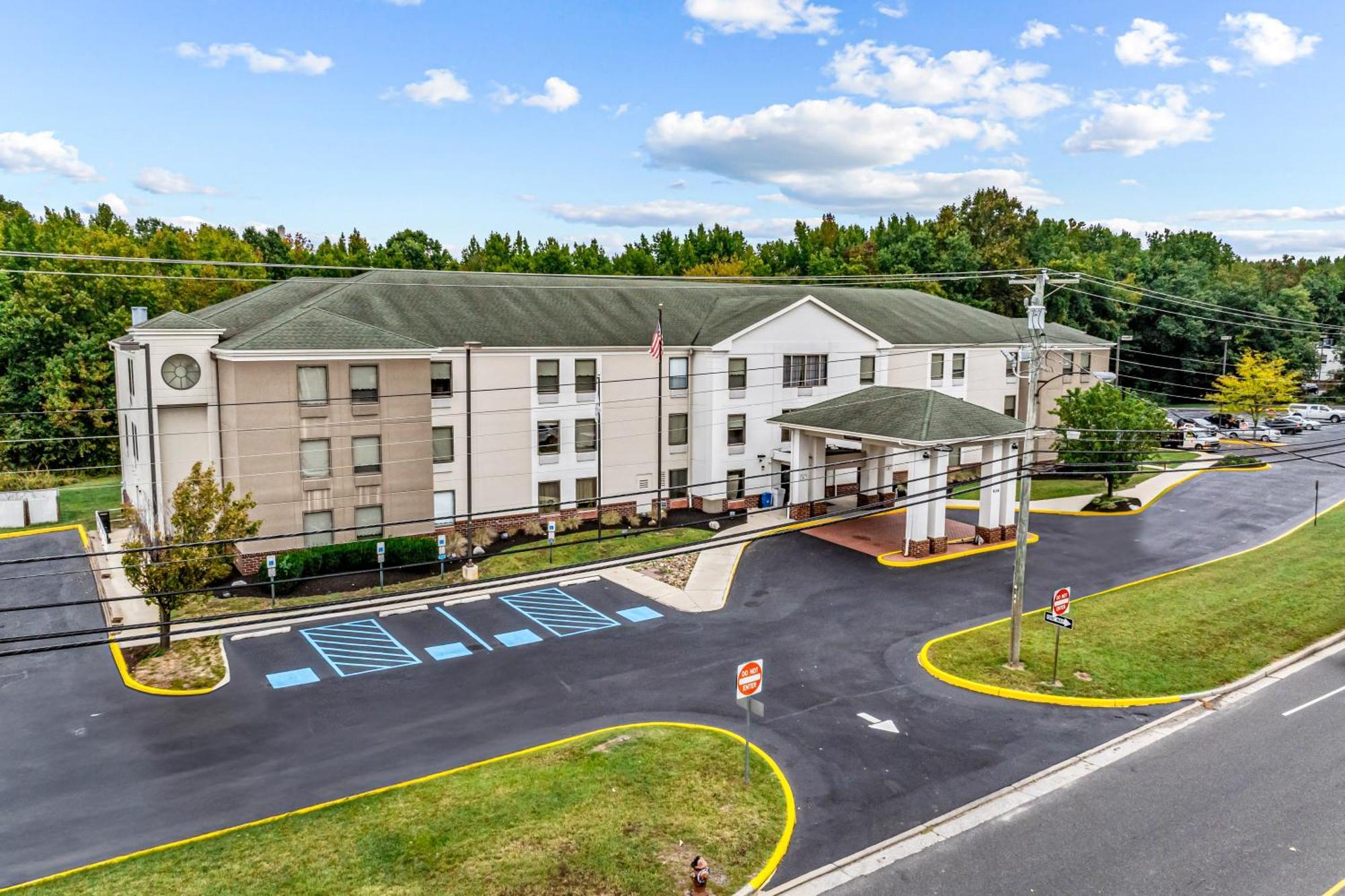 Holiday Inn Express & Suites Carneys Point - Pennsville By Ihg Buitenkant foto