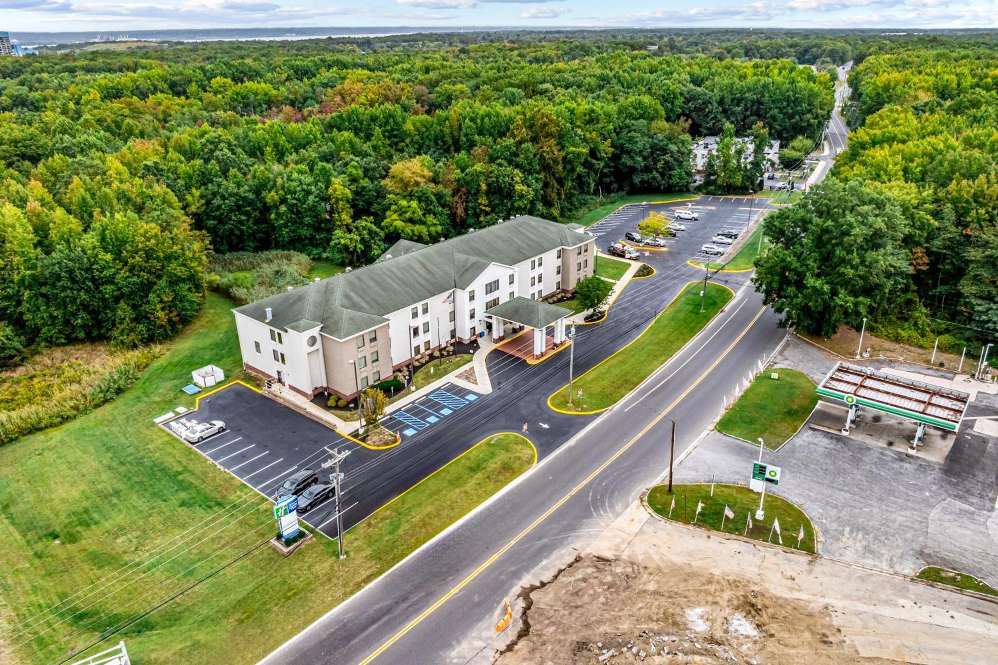 Holiday Inn Express & Suites Carneys Point - Pennsville By Ihg Buitenkant foto