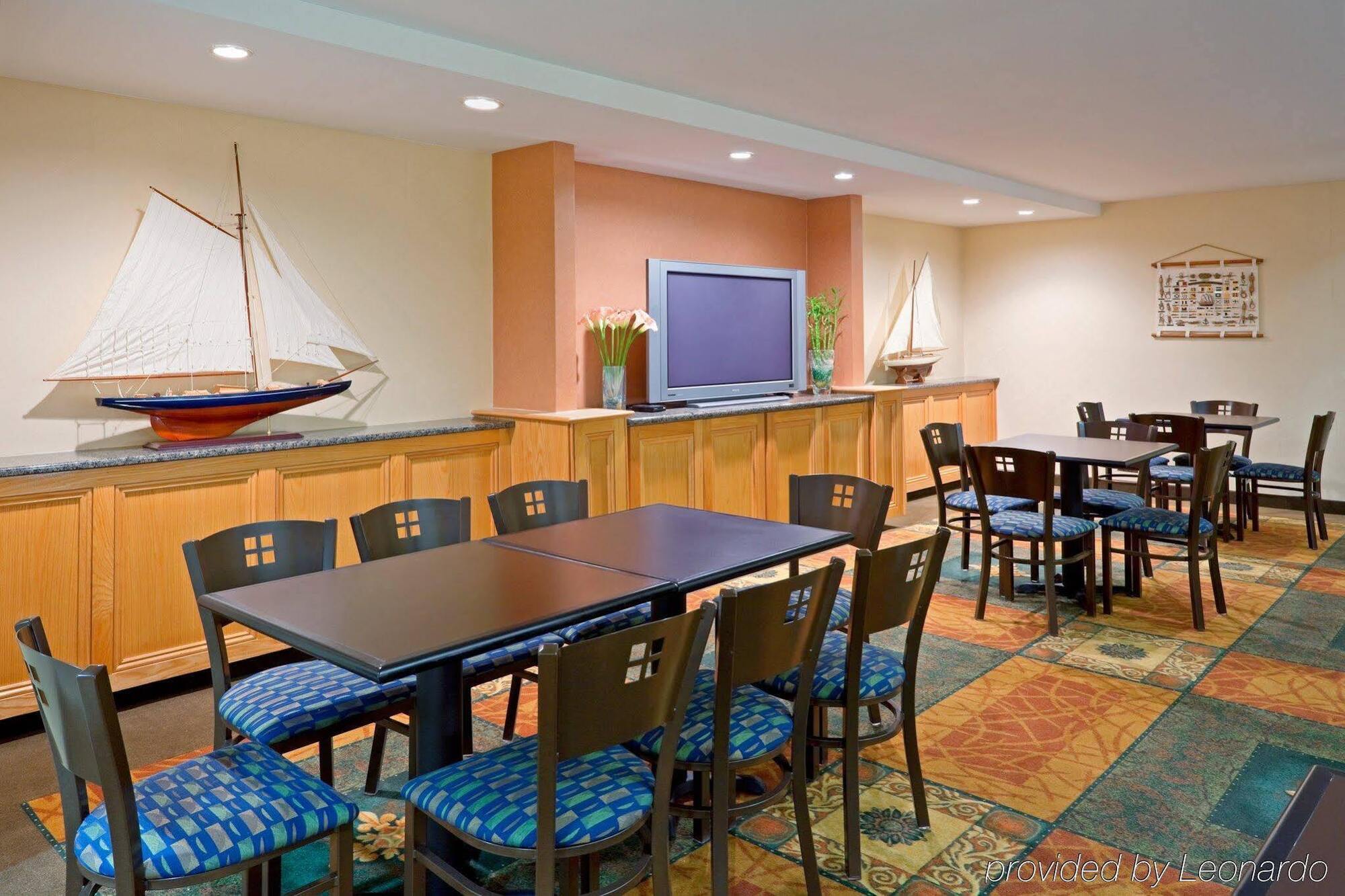 Holiday Inn Express & Suites Carneys Point - Pennsville By Ihg Buitenkant foto